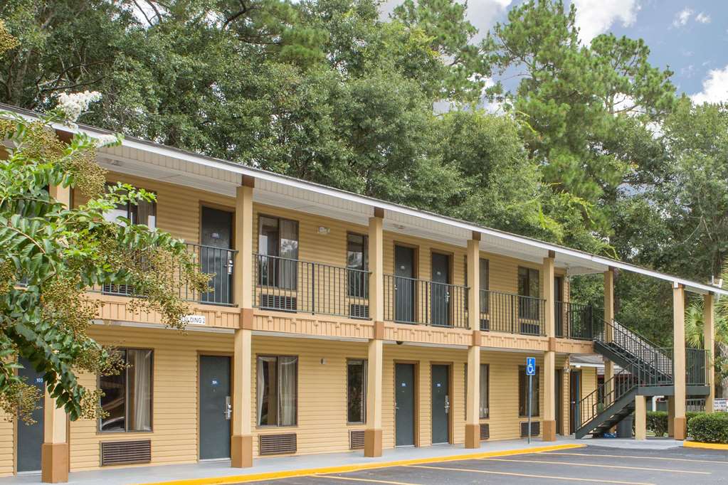 Howard Johnson by Wyndham Dothan - photo 2