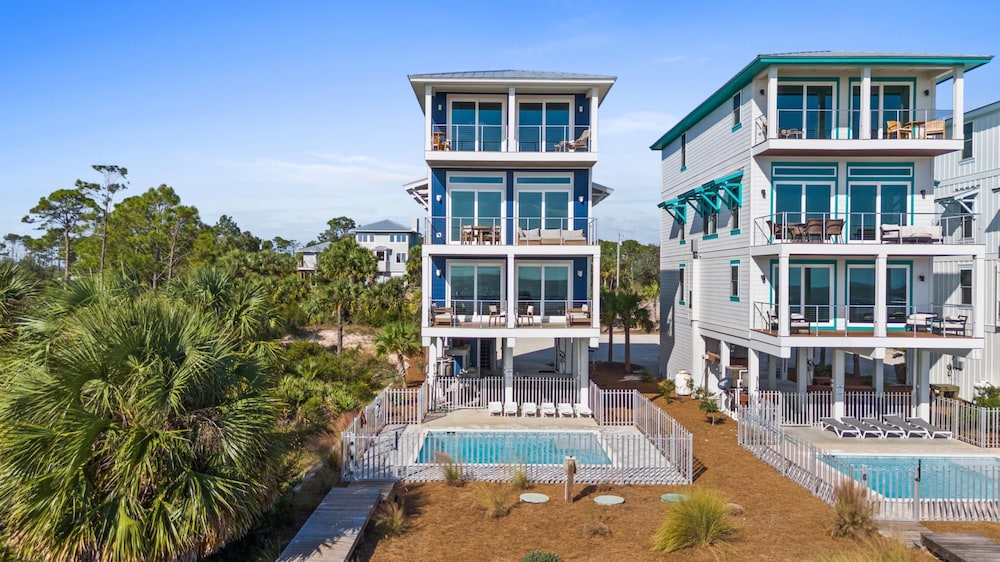 Cape San Blas Beach House Starfish — 4-Star Luxury Hotel in Port Saint Joe, United States