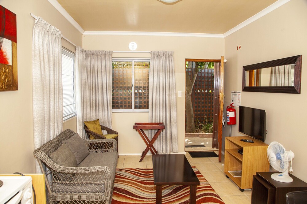 80 Kendal Self Catering Guest House — 4-Star Luxury Hotel in Cape Town, South Africa
