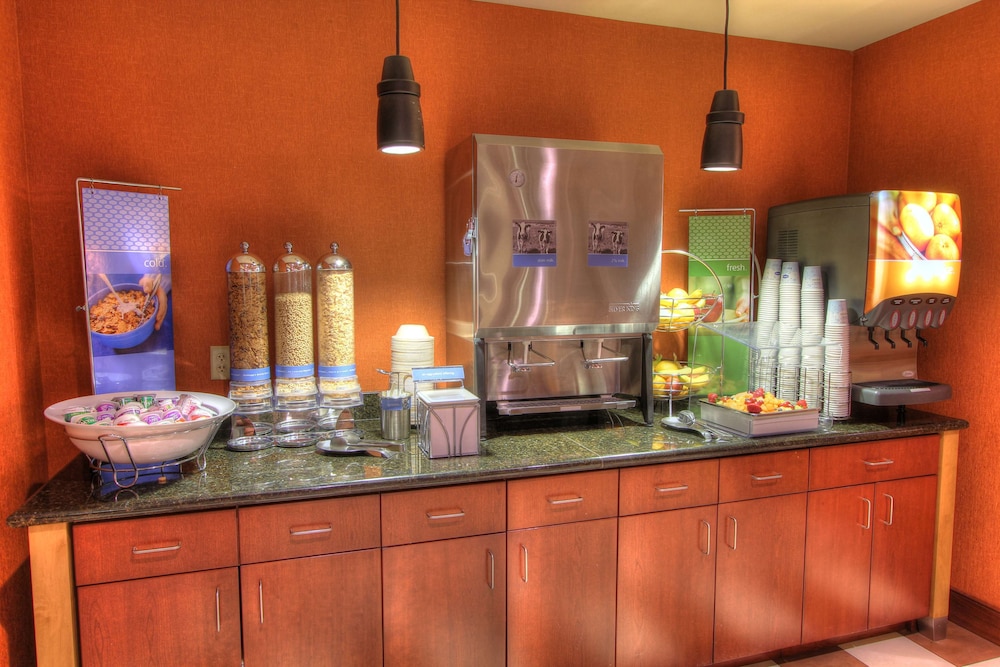Hampton Inn Pigeon Forge - photo 33