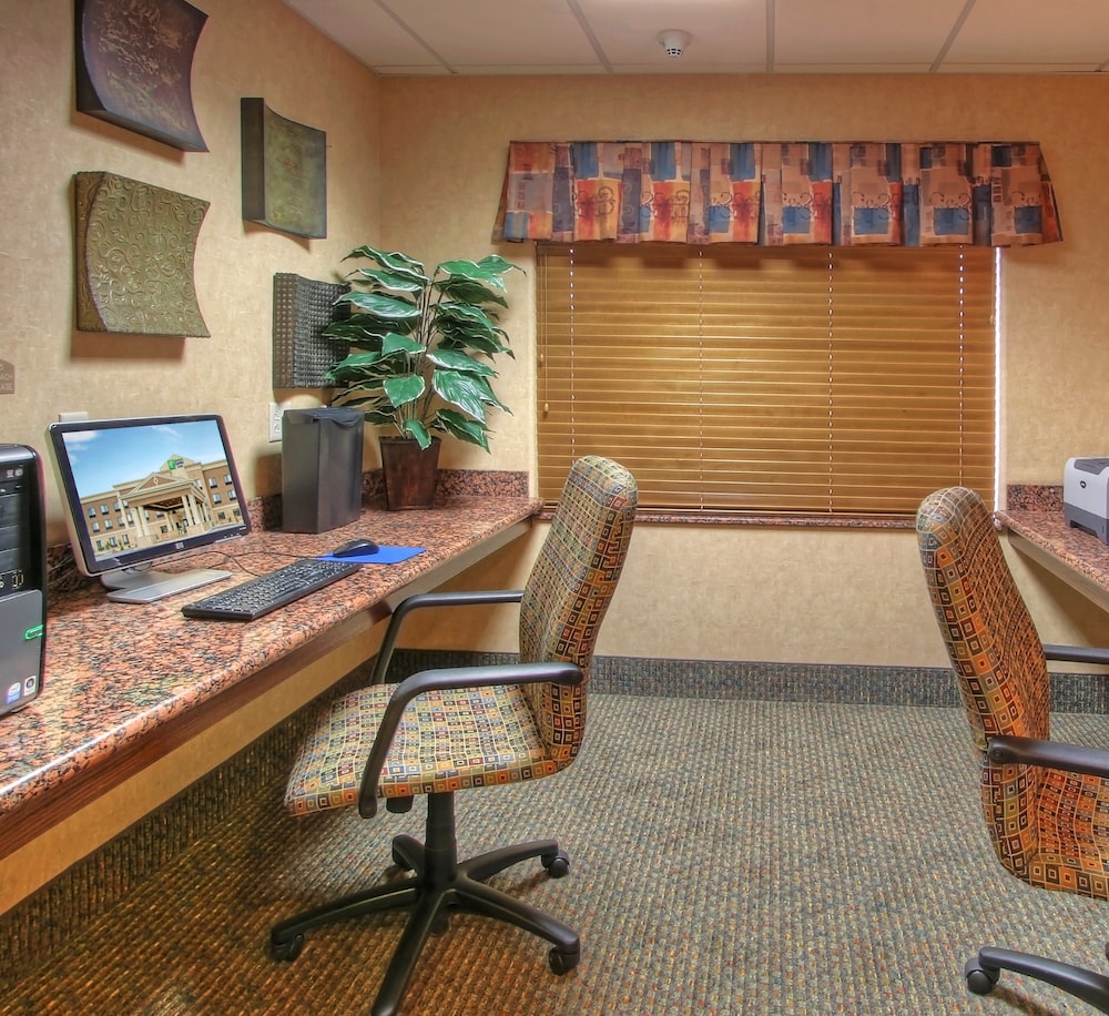 Holiday Inn Express Hotel & Suites Las Vegas by IHG - photo 18
