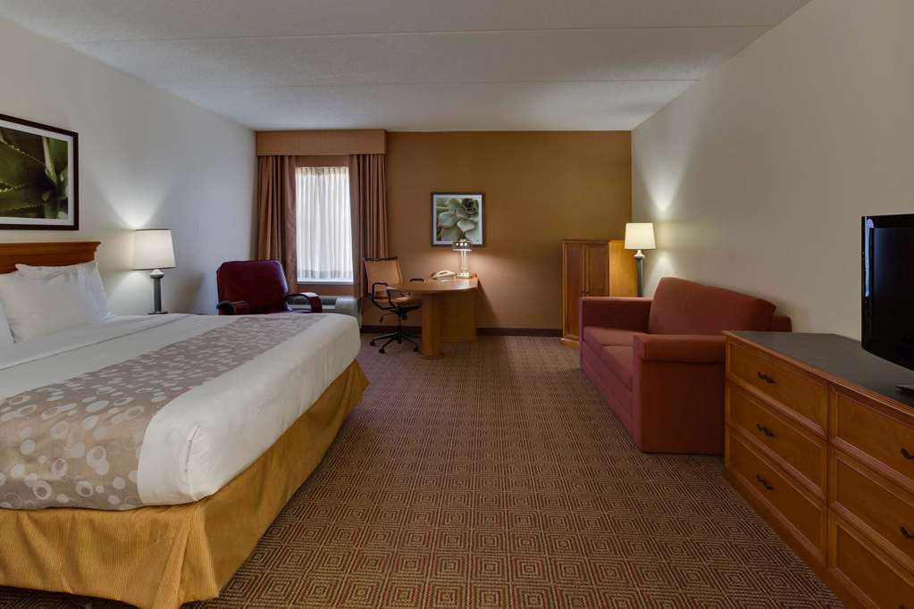 La Quinta Inn & Suites by Wyndham Lakeland East - photo 18