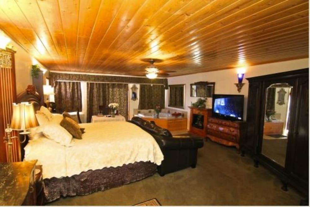 Echo Canyon Spa Resort - photo 6