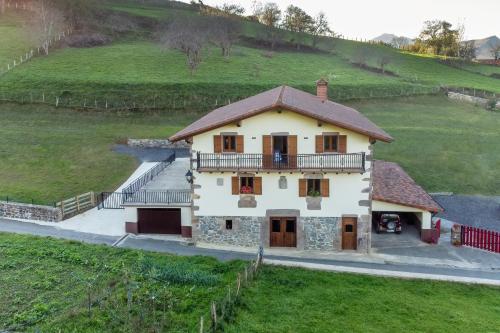 Alkatenea - carbon neutral hotel in Unknown City