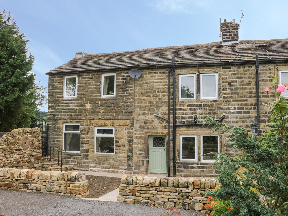 Hill Top Cottage — 4-Star Luxury Hotel in Keighley, United Kingdom