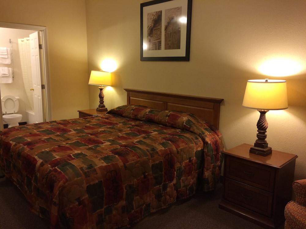 Country Regency Inn & Suites - photo 26