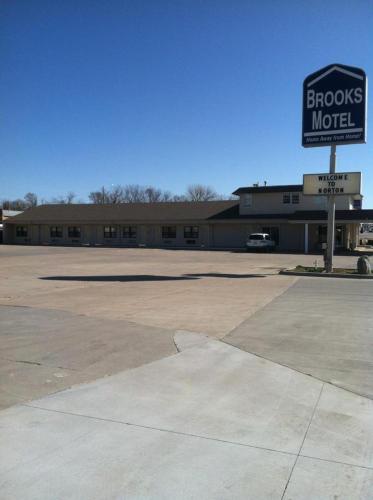 Brooks Motel - photo 18
