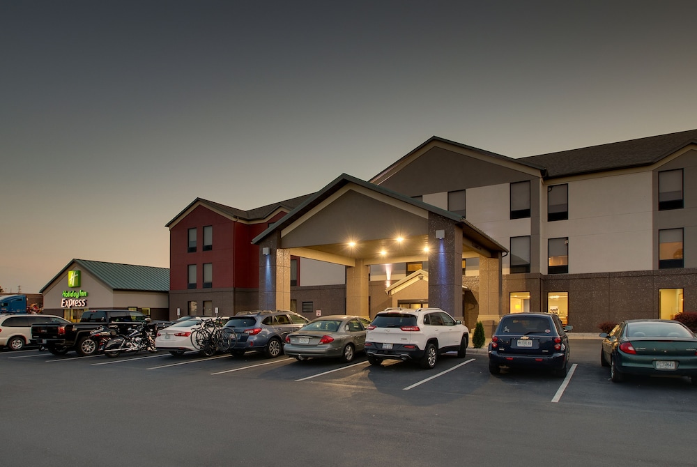 Holiday Inn Express & Suites Lebanon by IHG - photo 49