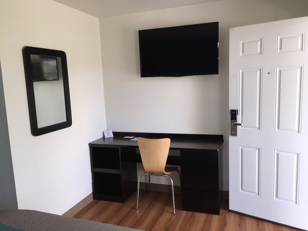 Motel6 Prairie Du Chien WI - photo 10