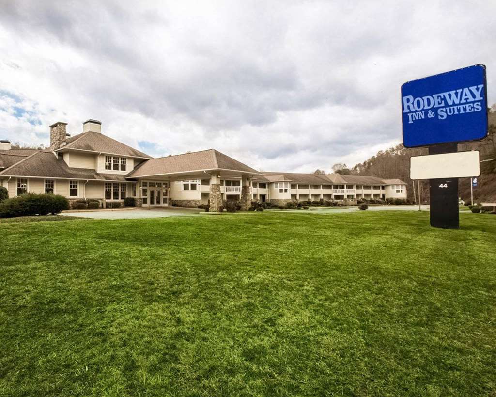 Rodeway Inn Suites Cherokee On The River — Cherokee