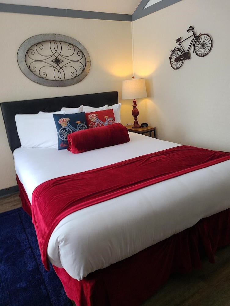Lamplighter Cabins & Suites - photo 60