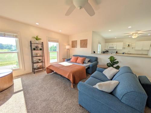 Cozy Upstairs Unit Near River and Marina Access — hotel in Fremont