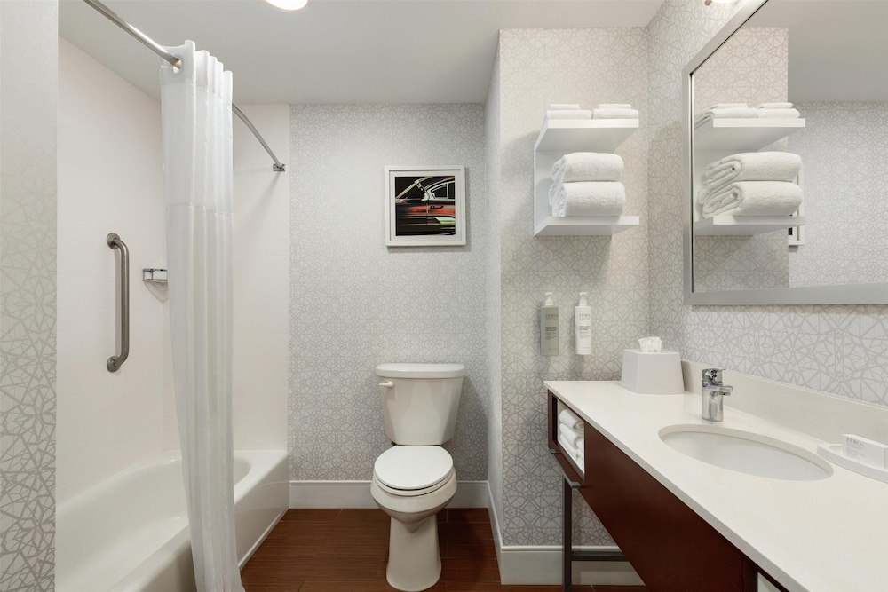Hampton Inn Deadwood at Tin Lizzie Gaming Resort - photo 29