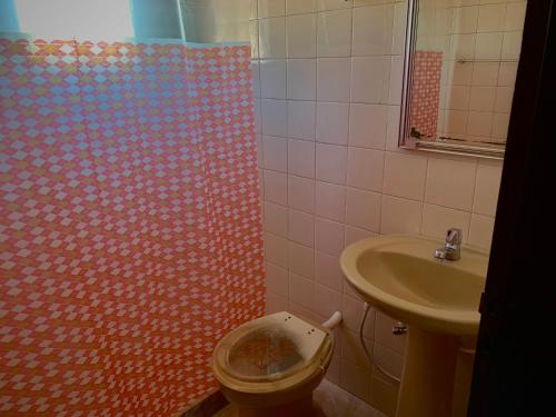 Quartos Privativos em Residência Compartilhada Churrasqueira e Garagem in Sao Pedro Da Aldeia, Brasil