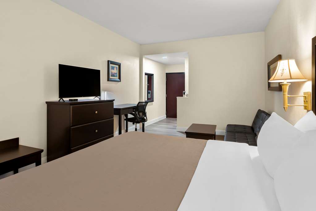 Quality Inn & Suites Lafayette - photo 12