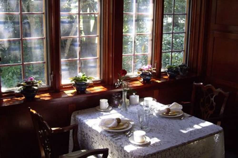 Isaiah Jones Homestead Bed & Breakfast - photo 30