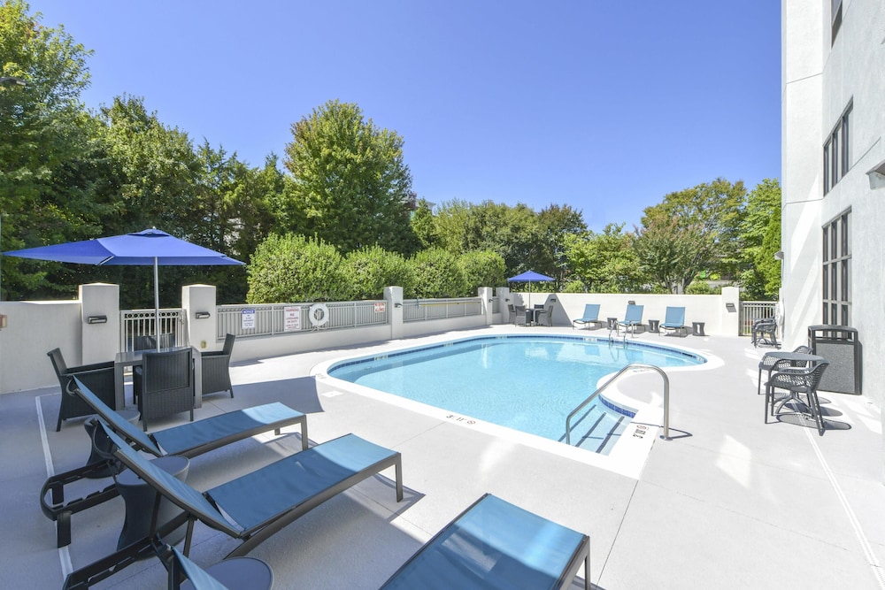 Hampton Inn & Suites Burlington NC - photo 42