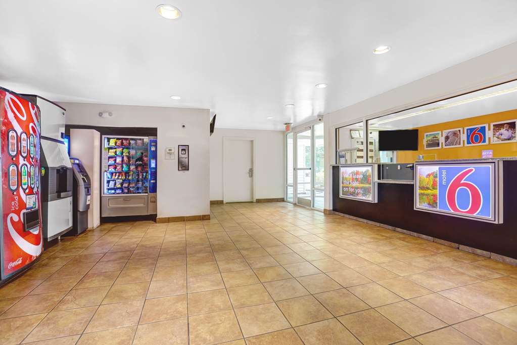 Motel 6 Raleigh NC North - photo 22
