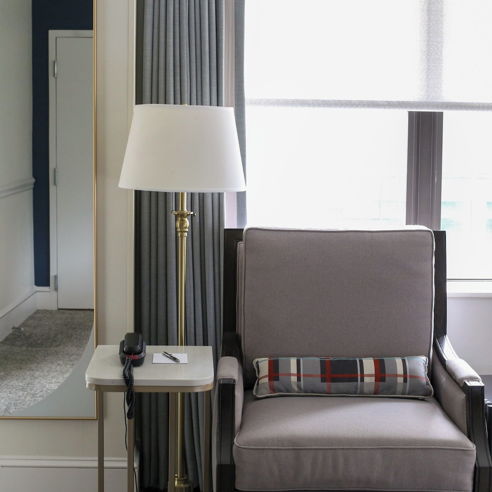 The Dunhill Hotel - photo 19