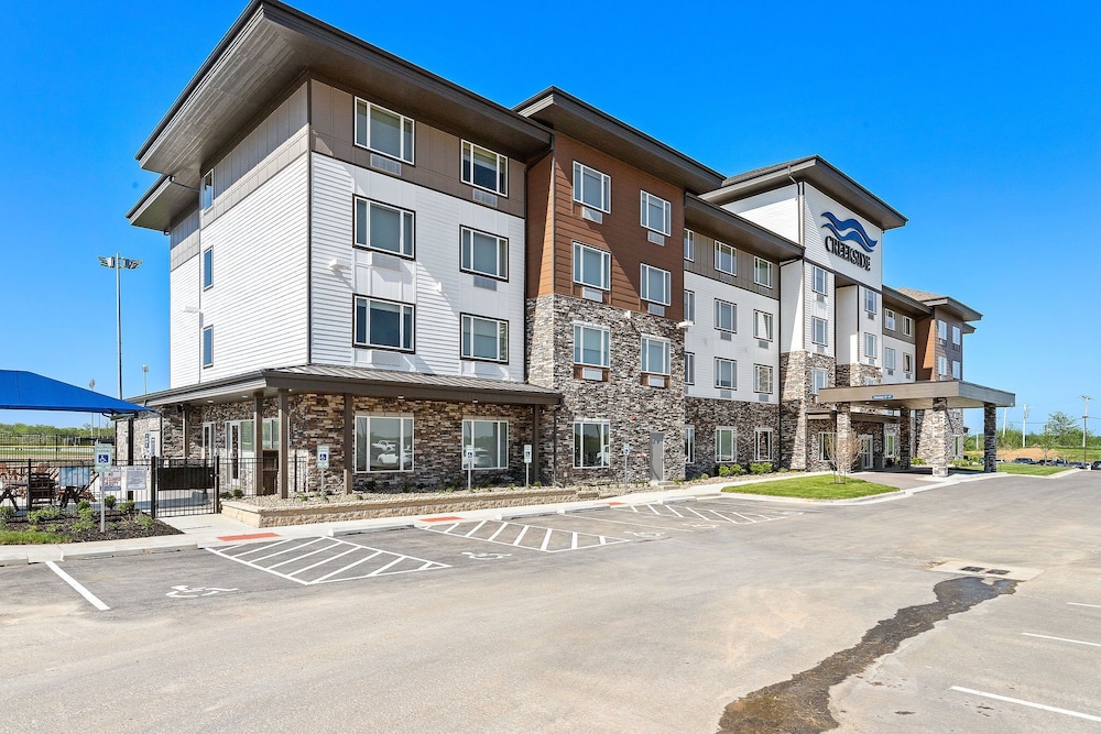 Holiday Inn Exp Parkville - photo 93