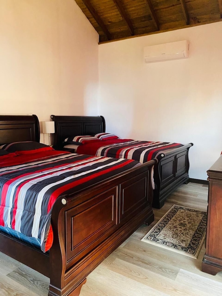 Oasis Paradise Cabaña in Tela, Honduras