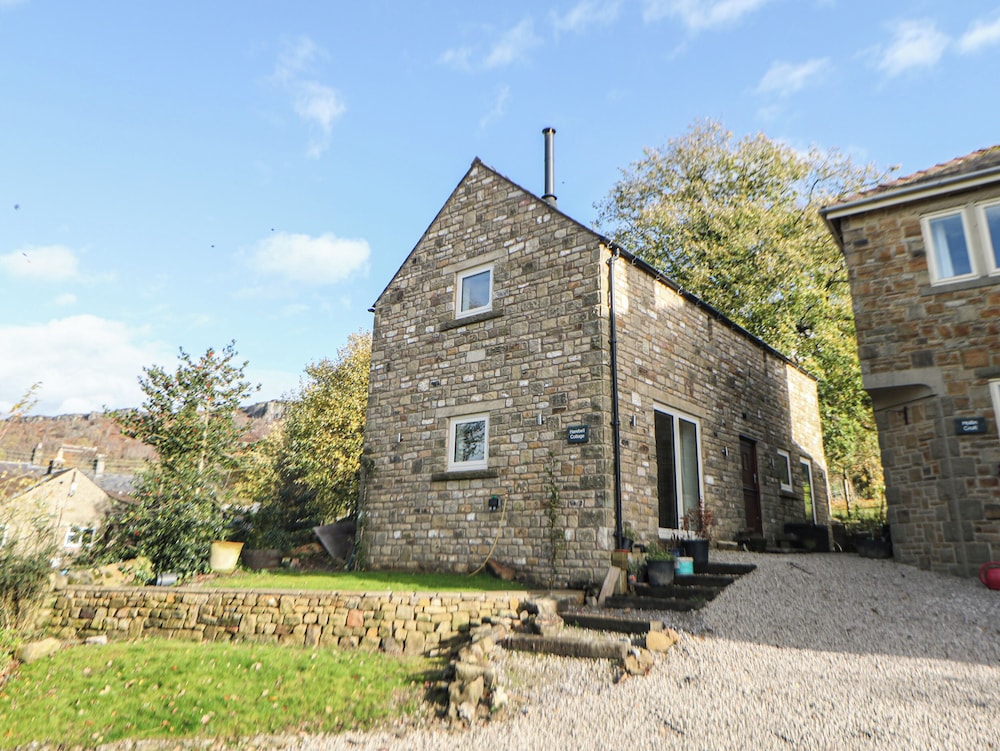 Harebell Cottage — 4-Star Luxury Hotel in Hope Valley, United Kingdom