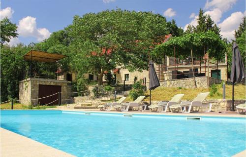 4 Bedroom Cozy Home In Otok — 4-Star Luxury Hotel in Otok, Croatia