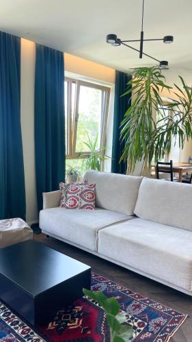 Floral Sunshine Apartment — 4-Star Luxury Hotel in Vilnius, Lithuania