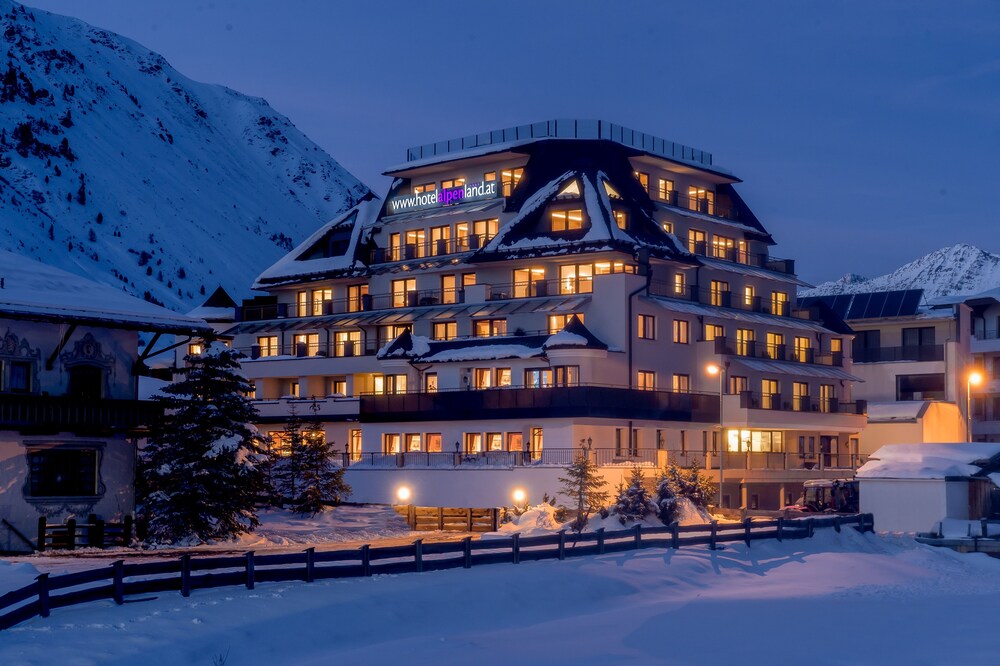 Apartment Alpenland — 4-Star Luxury Hotel in Soelden, Austria