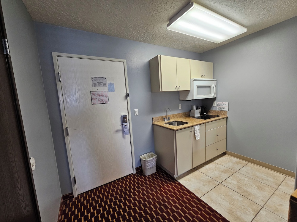 Executive Inn and Suites Extended Stay in Vernal - photo 16