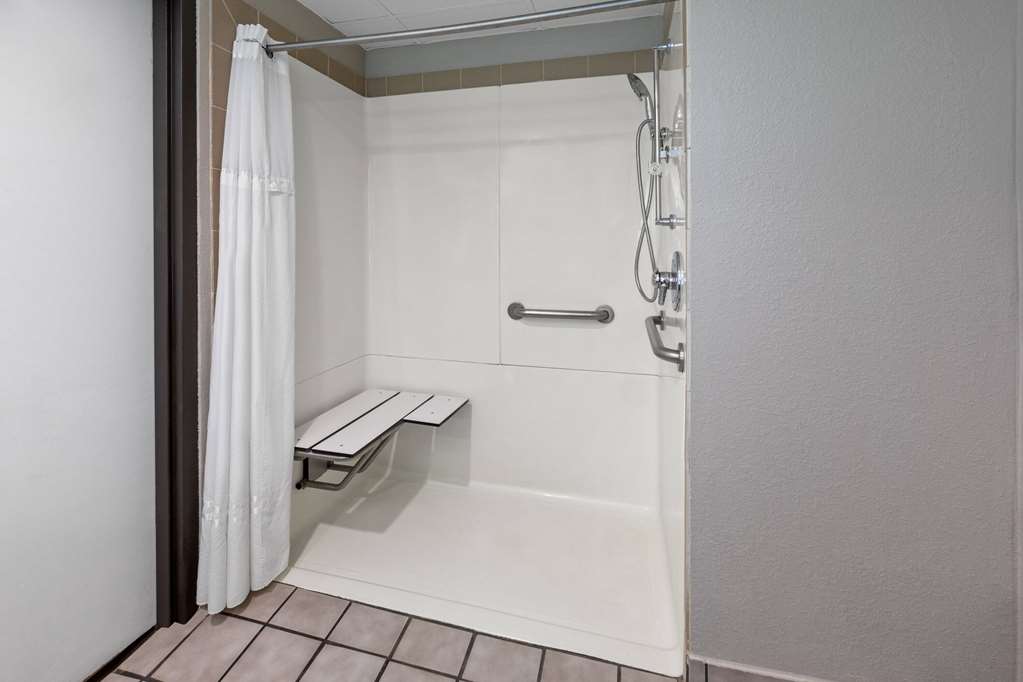 Baymont Inn and Suites by Wyndham Farmington MO - photo 33