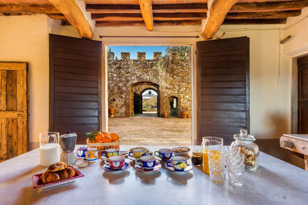 Castello di Cafaggio — 4-Star Luxury Hotel in Impruneta, Italy