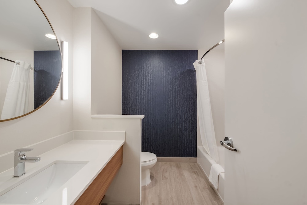 Fairfield Inn & Suites by Marriott Virginia Beach Town Center - photo 9