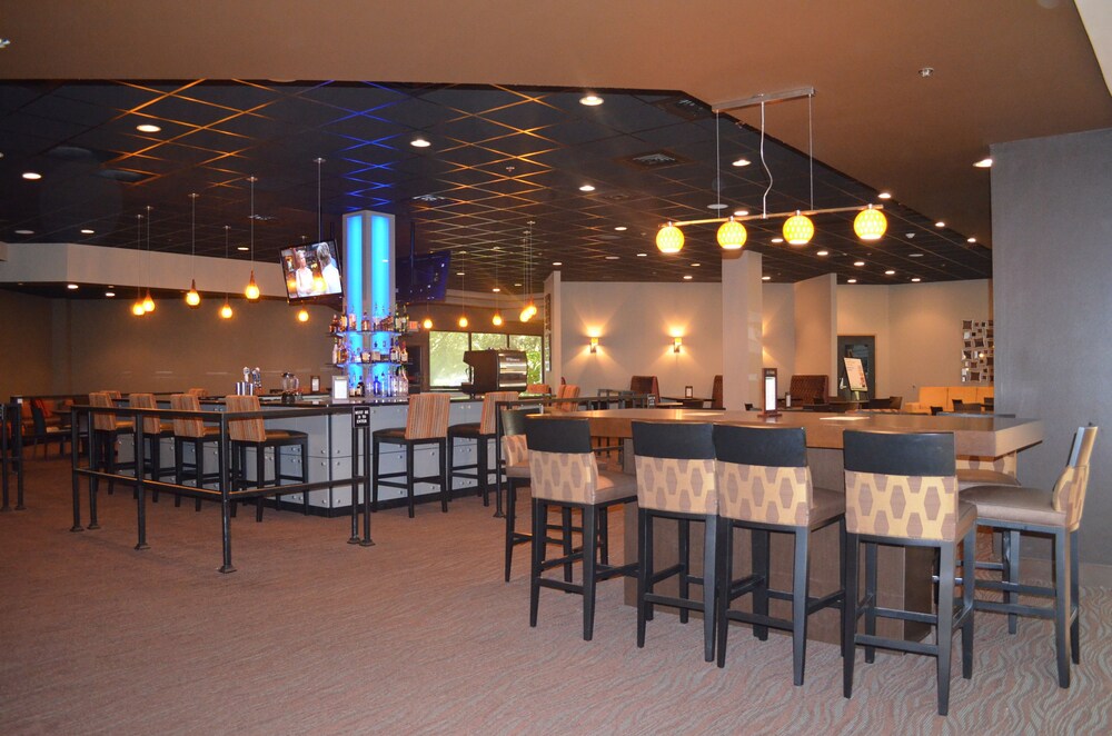 Holiday Inn Evansville Airport - photo 13