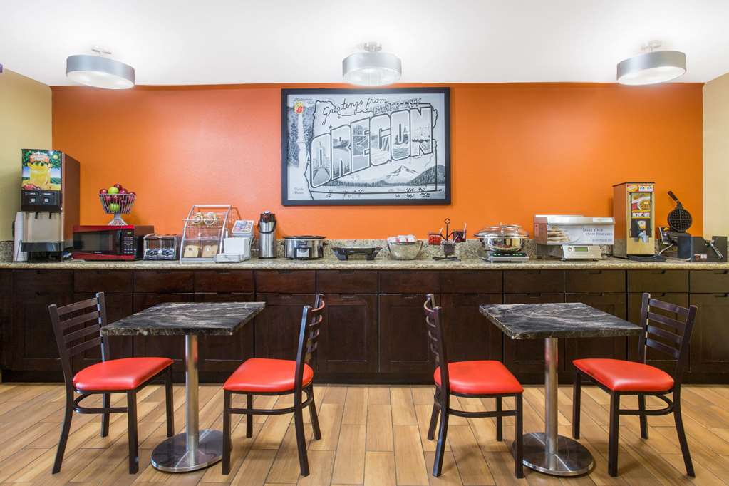 Super 8 by Wyndham Baker City - photo 41