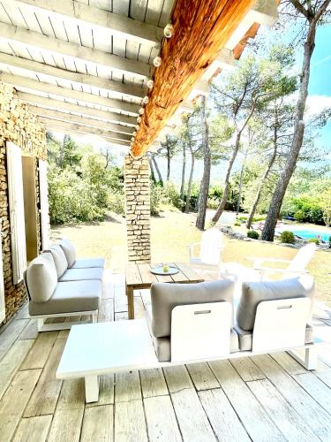 Zen Et Chic in Menerbes, France