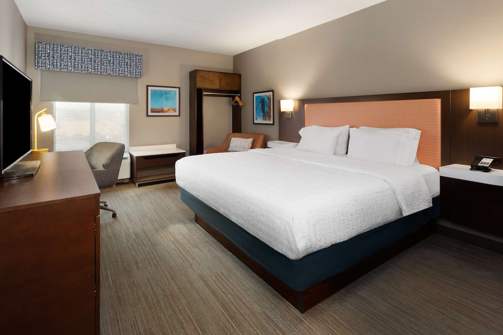 Hampton Inn & Suites Scottsburg - photo 11