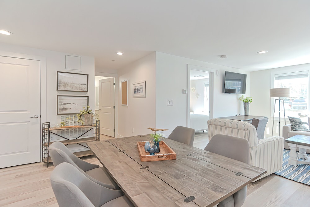 Harbourtown Suites - photo 25