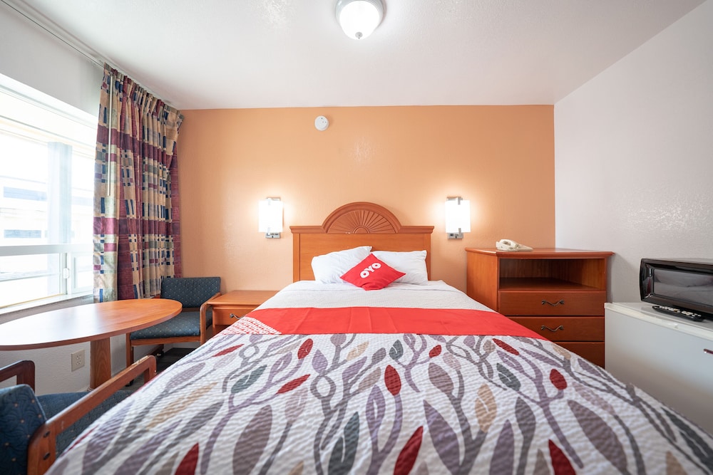 Budget Inn Madras - photo 18