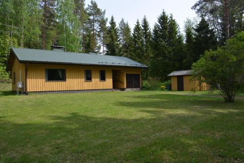 Pientalo tukikohtana lähellä Joensuuta — hotel near Joensuu Airport