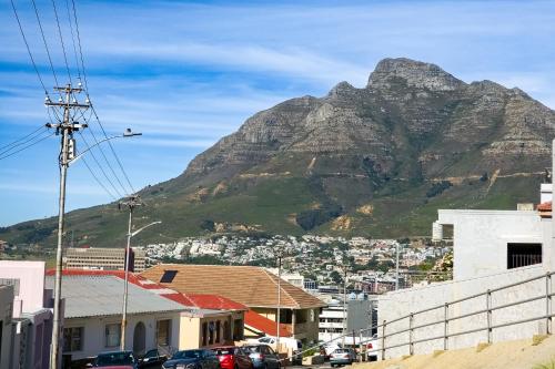 Bo Kaap Retreat Mountain Views Walk to Cape Town CBD Warterfront