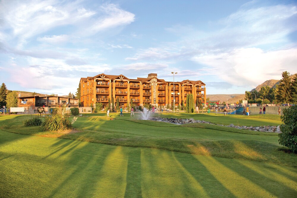 WorldMark Chelan Lake House — 4-Star Luxury Hotel in Chelan, United States