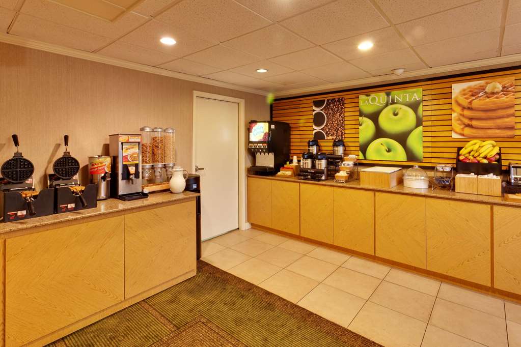 La Quinta Inn & Suites by Wyndham Plattsburgh - photo 20