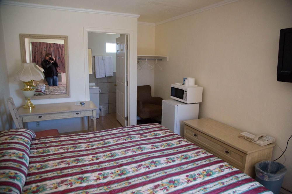 Boron Motel - photo 8