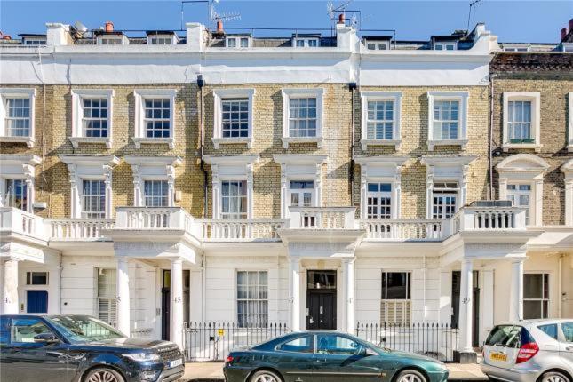 Victoria Violet — 4-Star Luxury Hotel in London, United Kingdom