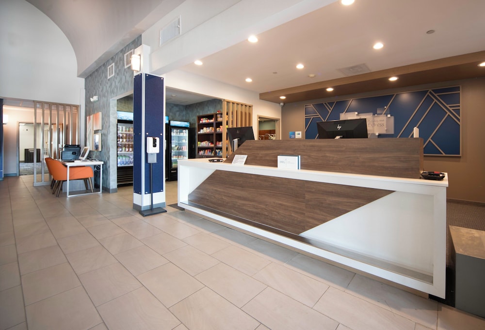 Holiday Inn Express & Suites Little Rock West an IHG Hotel - photo 2