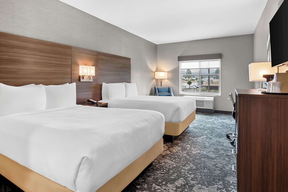 Best Western San Bernardino Hotel - photo 11