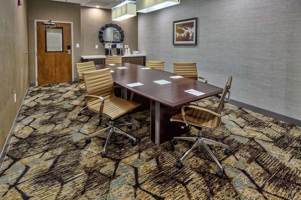 Hampton Inn & Suites Memphis Wolfchase Galleria - photo 40