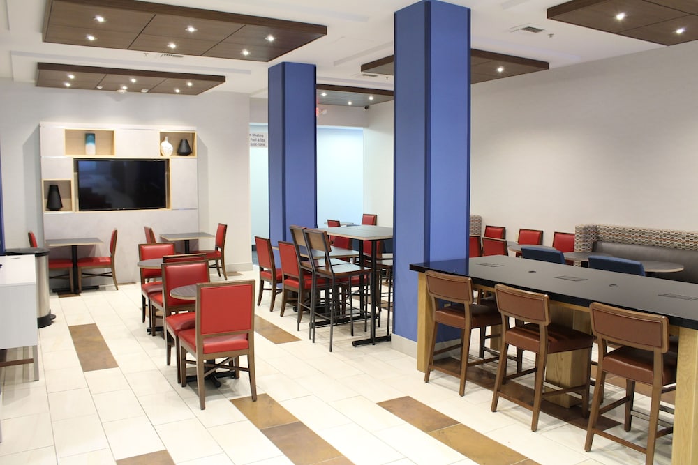 Holiday Inn Express & Suites Napa American Canyon by IHG - photo 21