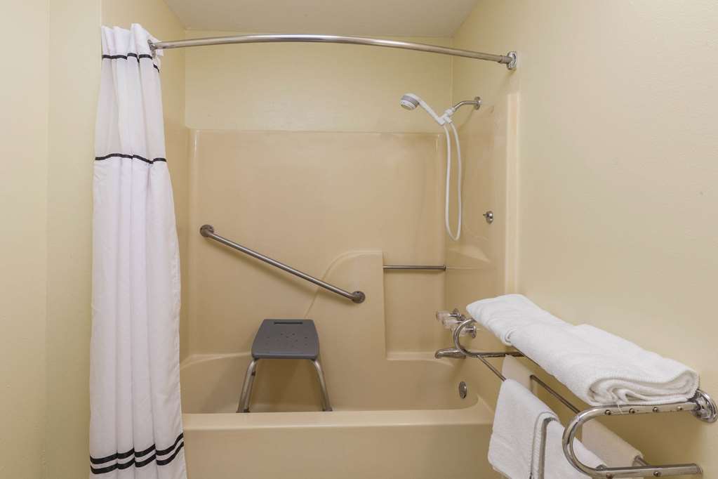 Days Inn by Wyndham Natchitoches - photo 10